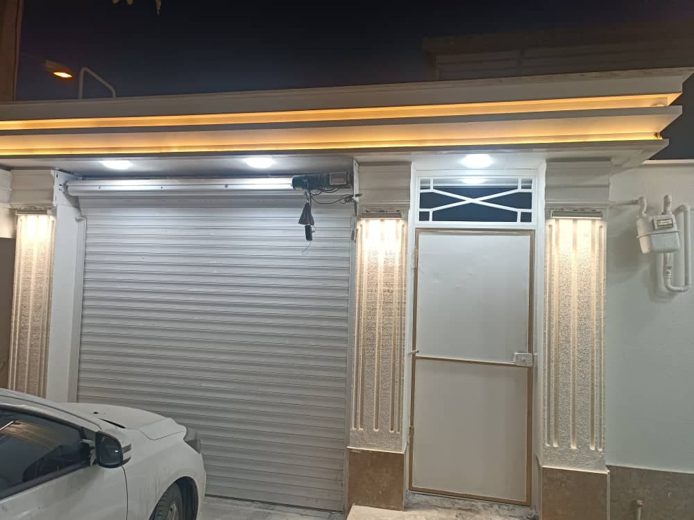 درب ورودی حیاط