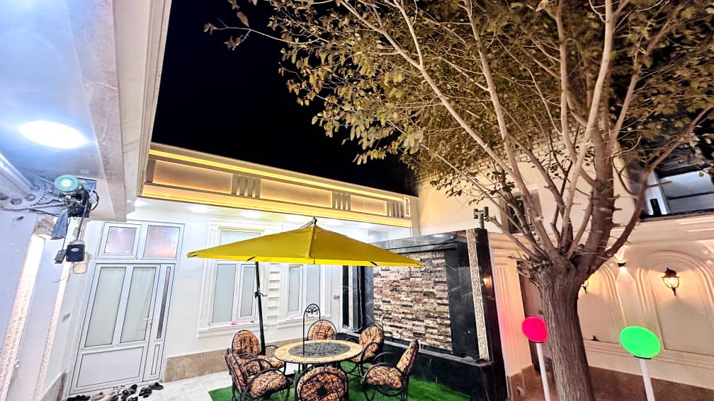 نمای شبانه ویلا